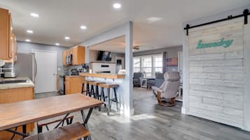 House (2 Bedrooms) | Interior