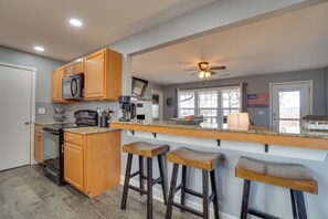 House (2 Bedrooms) | Interior - Table Rock Lake Home - Fire Pit & Lake Views! (Golden)