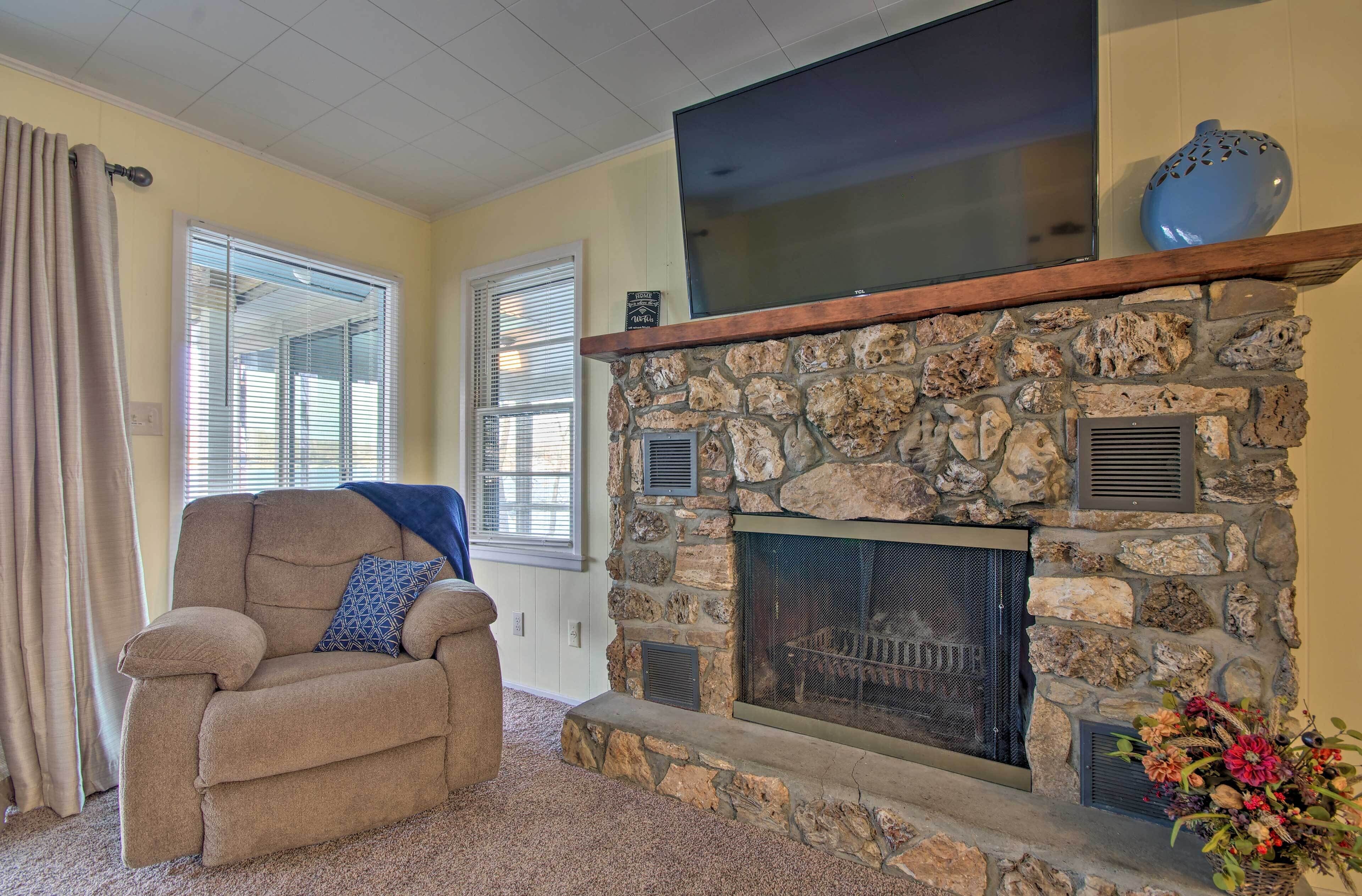 Sunrise Beach Cottage w/ Dock & Boat Launch!