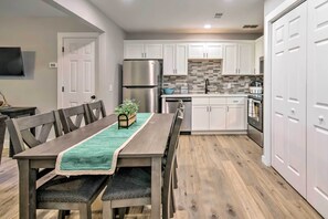 Interior - Townhome 1-min Walk to Lake & Close to Sdc! (Kimberling City)