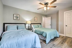 Interior - Townhome 1-min Walk to Lake & Close to Sdc! (Kimberling City)