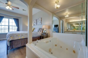 Interior - Branson Condo on Golf Course, 4 Mi to Downtown (Branson)