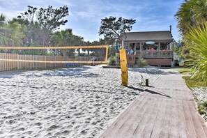 Interior - Walkable Hilton Head Island Condo w/ Resort Perks (Hilton Head Island)