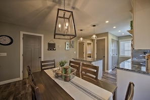 Apartment (2 Bedrooms) | Interior - Walk to Table Rock Lake: Condo w/ Pool Access! (Branson)