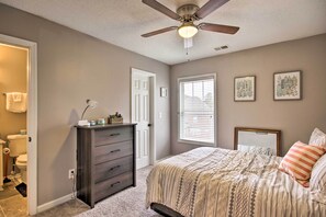 Rumah (3 Bedrooms) | 3 kamar tidur, ruang kerja ramah laptop, dan seprai linen