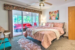 Interior - All-season Sunroom! Lakefront Gem 5 Mi to 76 Strip (Branson)