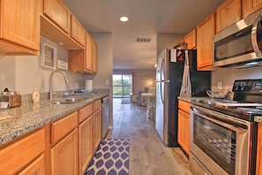 Apartment (3 Bedrooms) | Interior - 5 Mi to Marvel Cave: Ground-level Branson Apt! (Branson)
