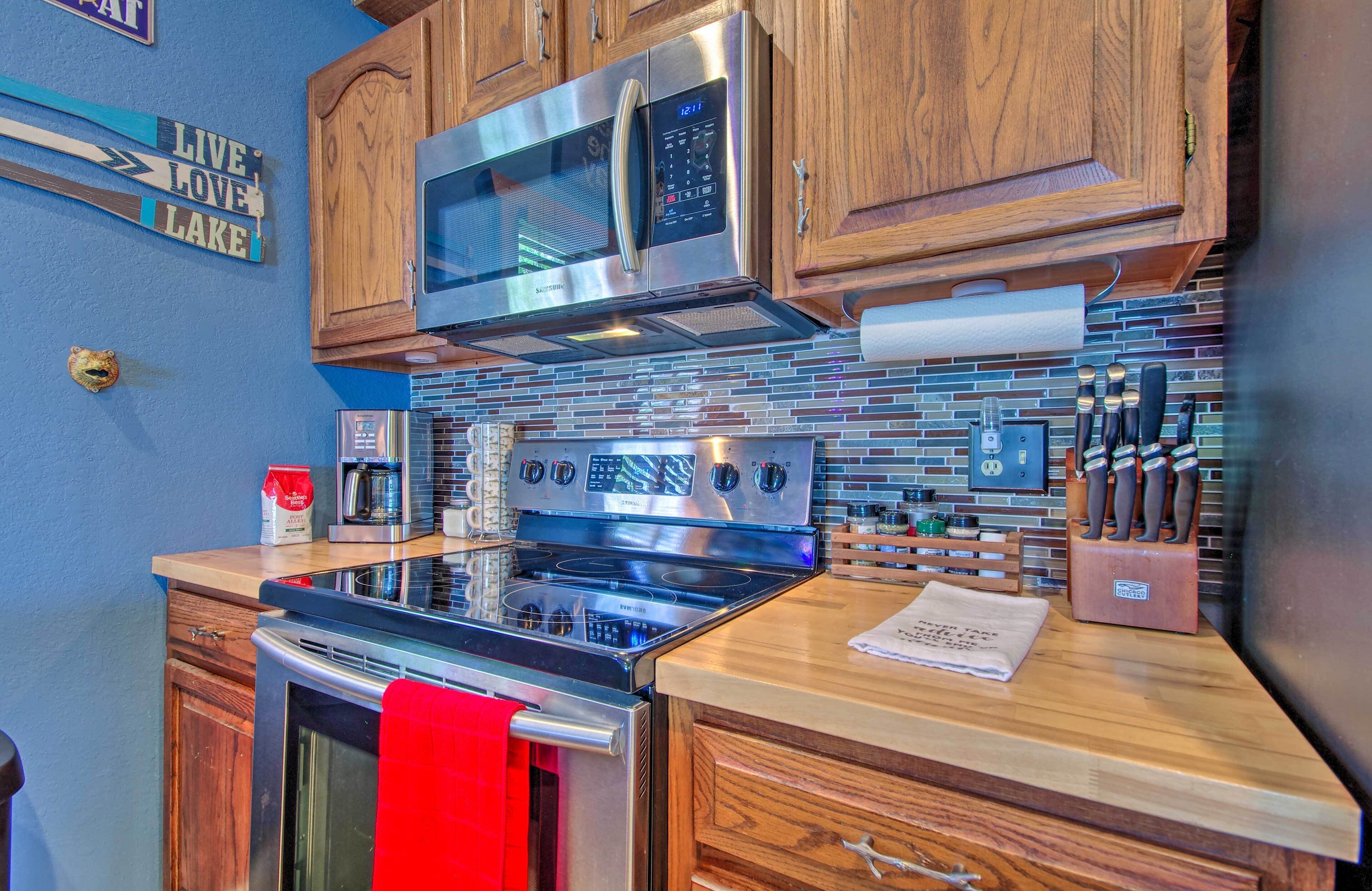 Waterfront Condo w/ Deck - Bring Your Boat!