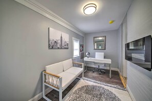 House (2 Bedrooms) | Interior - 9 Mi to Dtwn: Vibrant St Louis Home! (St. Louis)