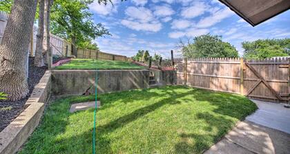 9 Mi to Dtwn: Vibrant St Louis Home!