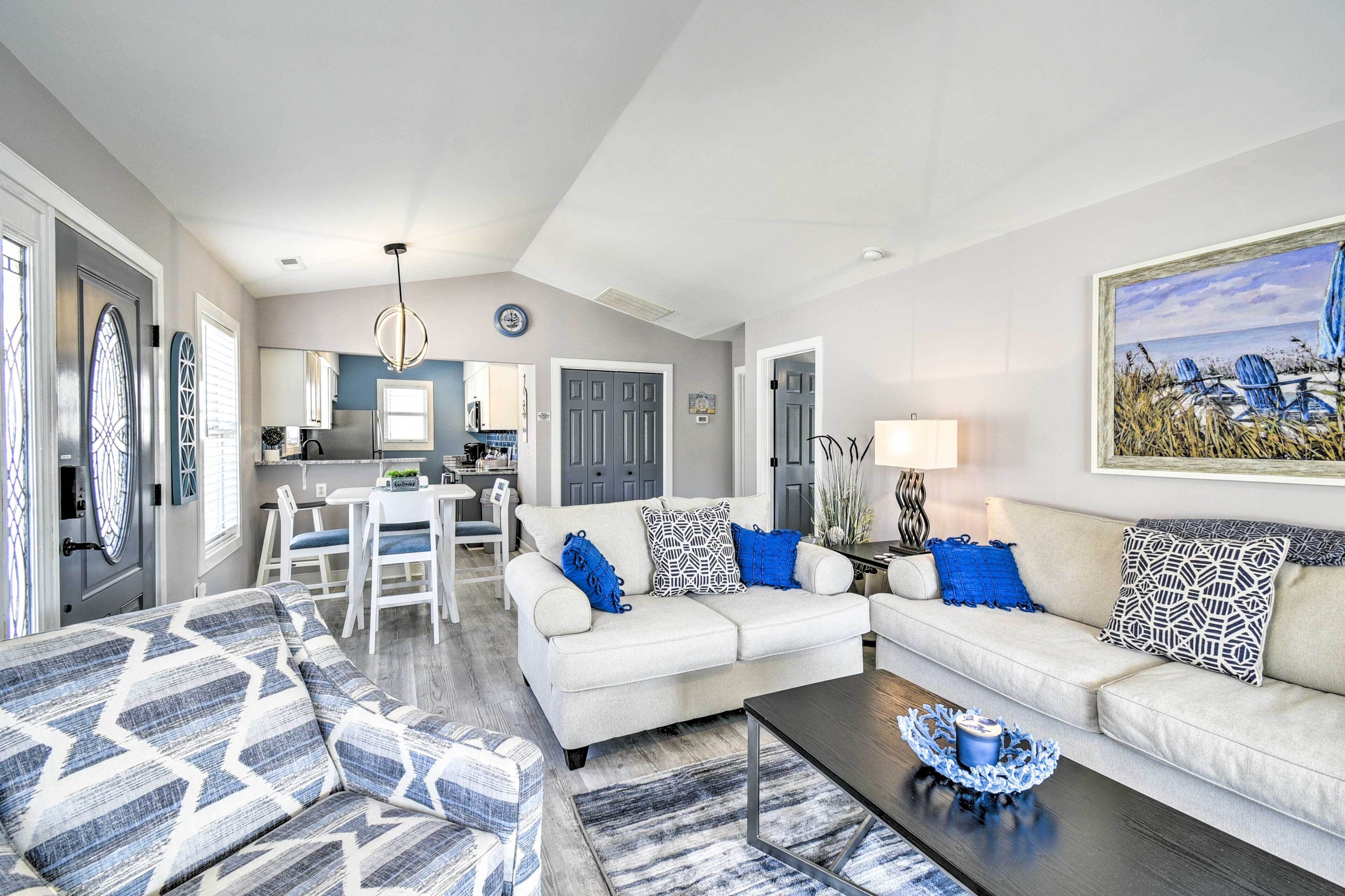 Updated Myrtle Beach Cottage w/ Shared Pool!