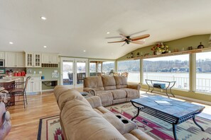 House (3 Bedrooms) | Interior