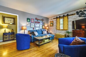 House (2 Bedrooms) | Interior