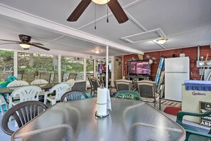 Interior - Walk to Waterfront: Osage Beach Escape! (Osage Beach)