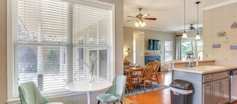 Lakefront Mccormick Gem: Deck & Golf Course Views