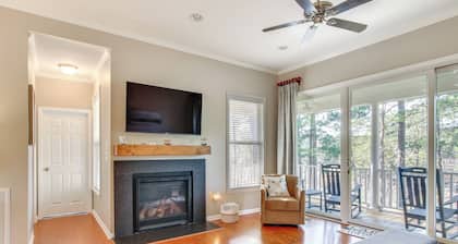 Lakefront Mccormick Gem: Deck & Golf Course Views