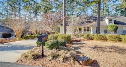 Lakefront Mccormick Gem: Deck & Golf Course Views