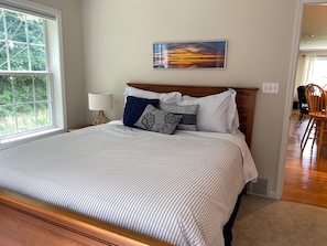 4 chambres, fer et planche à repasser, Wi-Fi gratuit, draps fournis