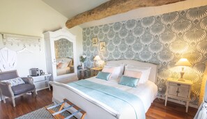 Habitación doble de lujo (Lotus) | Sábanas de algodón egipcio, ropa de cama de alta calidad y edredón 