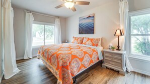 Room - Cozy Home w/ Spacious yard<br>Hunters welcomed (Haskell)