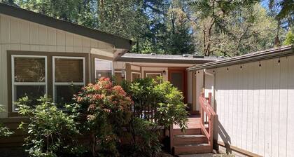 Quiet 3 Bedroom House in Desirable Eugene Neighborhood