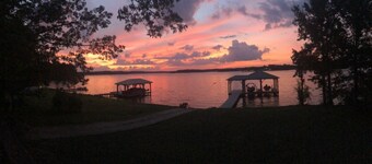 Logan Martin Lake- 3/2 waterfront home with breathtaking views and calm waters 