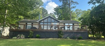 Logan Martin Lake- 3/2 waterfront home with breathtaking views and calm waters 