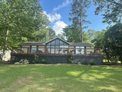Logan Martin Lake- 3/2 waterfront home with breathtaking views and calm waters 