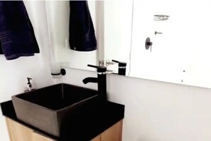 Towels, soap - Cozy apartment in the best location (Cali)