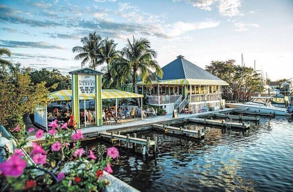 Marina - The Gardenia House. Old Florida Ambiance. (Naples)