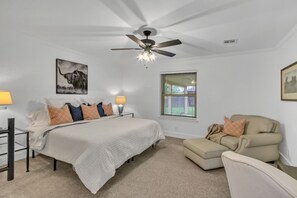 Room - Luxurious & COZY South Tulsa Stunning ReDesign (Tulsa)