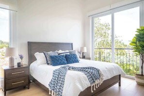 3 bedrooms, in-room safe, desk, iron/ironing board