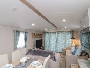 Dining - Rowan Court 2 (Scarborough)