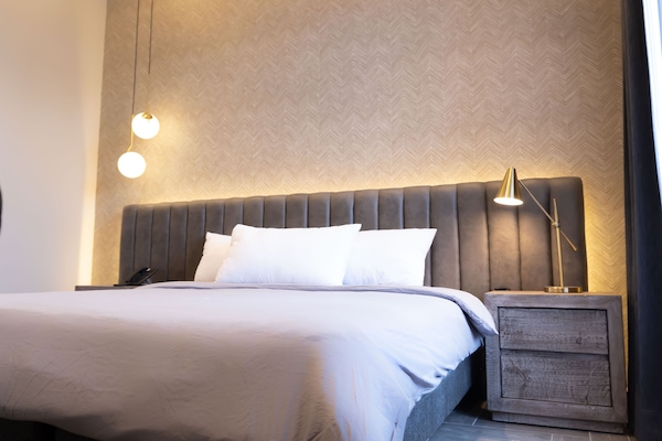 Senior Suite | 1 bedroom, free WiFi, bed sheets