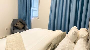 Caja de seguridad en la habitación y decoración personalizada