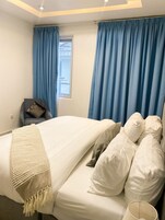 Caja de seguridad en la habitación y decoración personalizada 