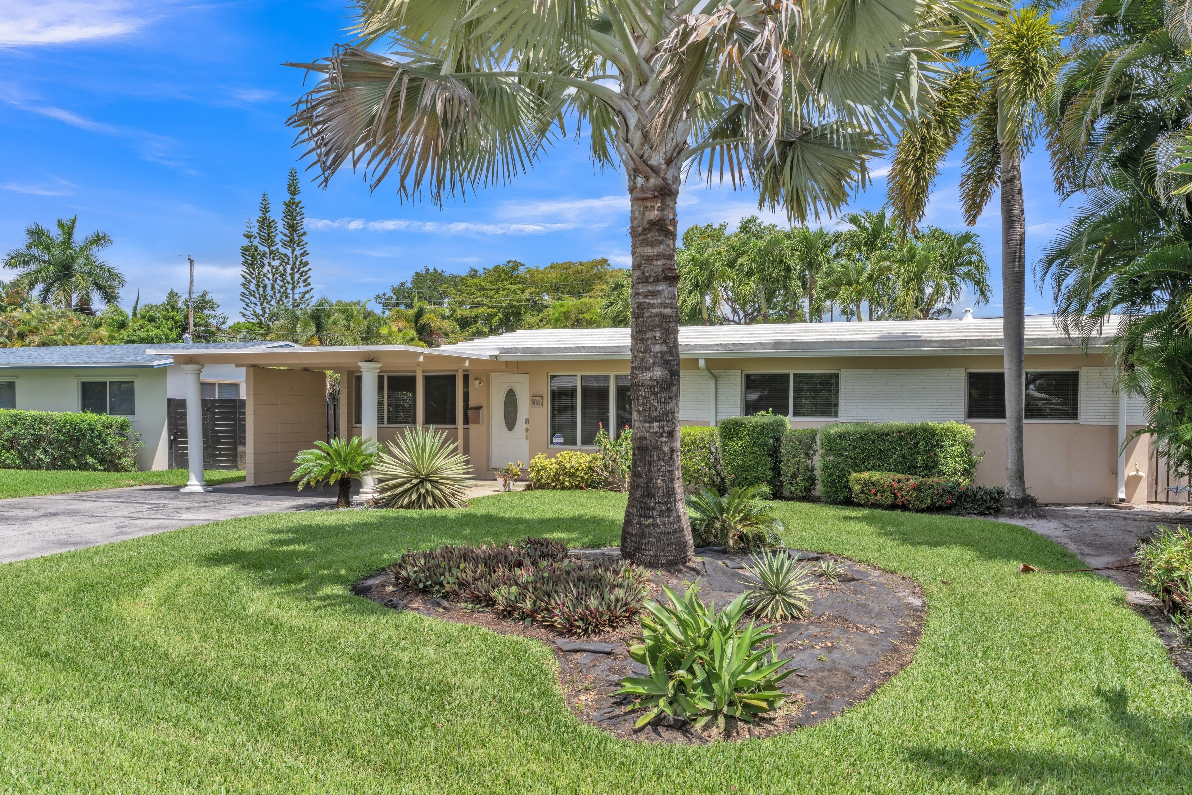 NEW LISTING! Shangri-la (3-Bedroom Home) with Pool by RedAwning