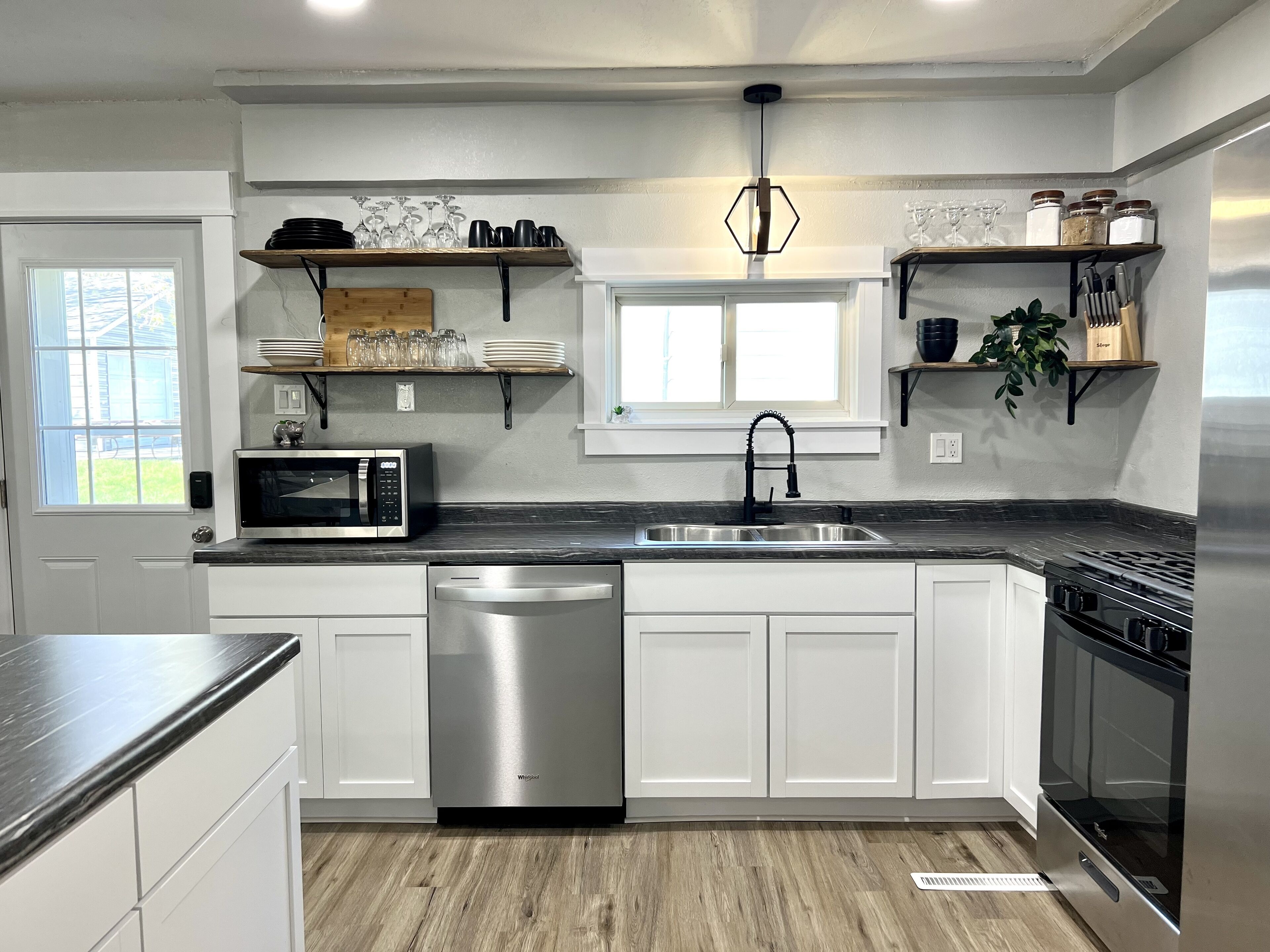 Whole house-Small town charm