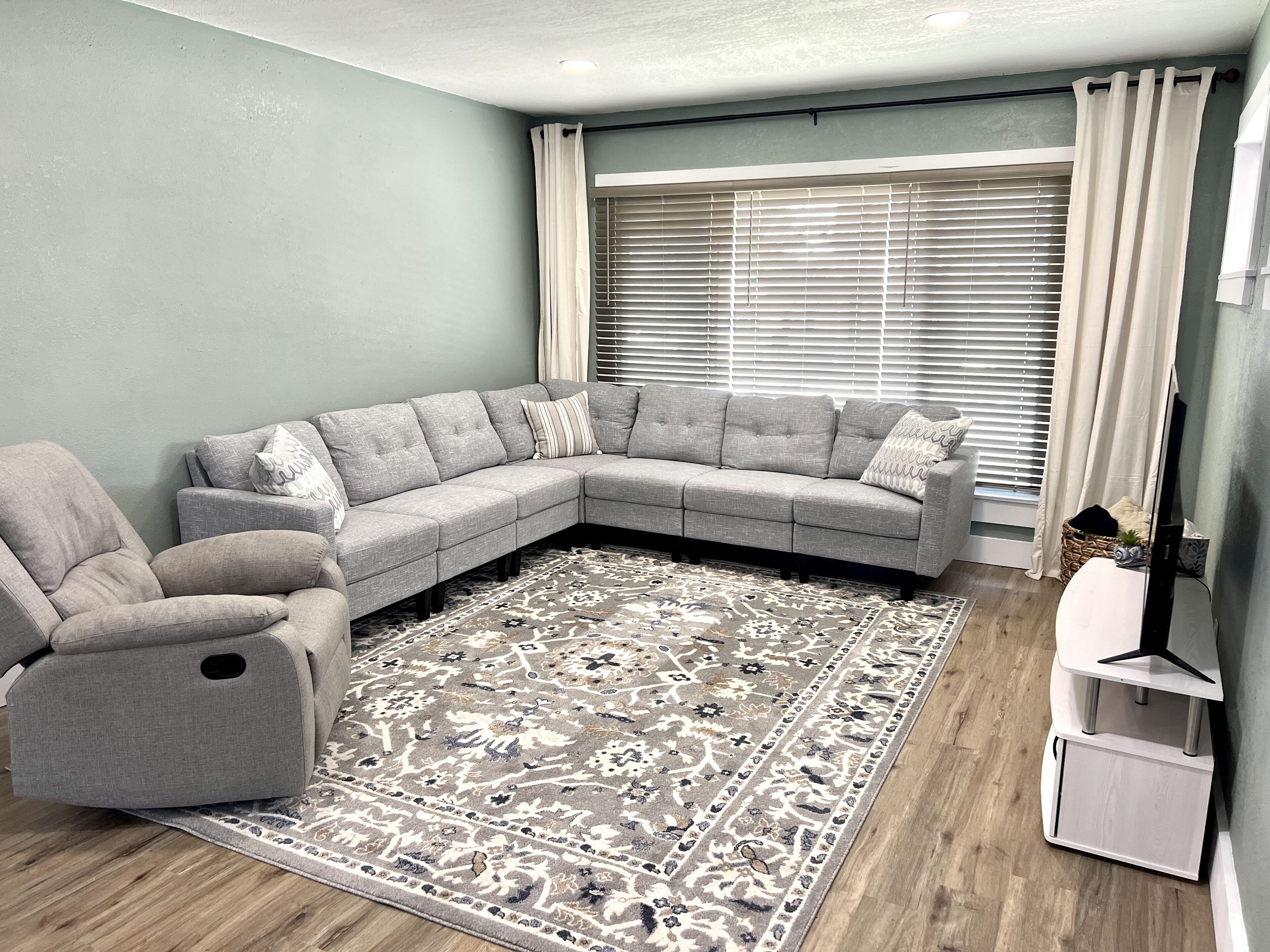 Whole house-Small town charm