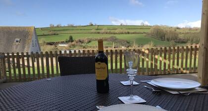 Coastal retreat Converted Stables, , close to Maidencombe beach & pubs.