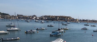 Coastal retreat Converted Stables, , close to Maidencombe beach & pubs.