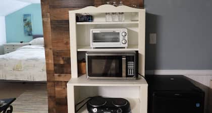 Riverfront 1 Bedroom Suite with river views