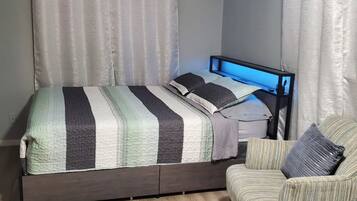 1 bedroom, iron/ironing board, free WiFi, bed sheets