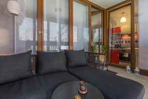 Apartment (1 Bedroom) | Balcony