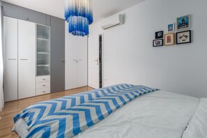 Departamento (1 Bedroom) | 1 habitación, tabla de planchar con plancha y ropa de cama 