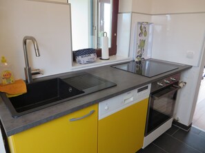 Køleskab, mikrobølgeovn, ovn, opvaskemaskine