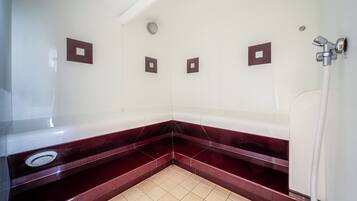 Sauna, steam room, sports massages, massages