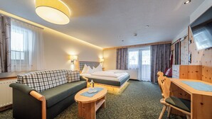 Suite | Safe på rommet, blendingsgardiner, lydisolert og strykejern/-brett