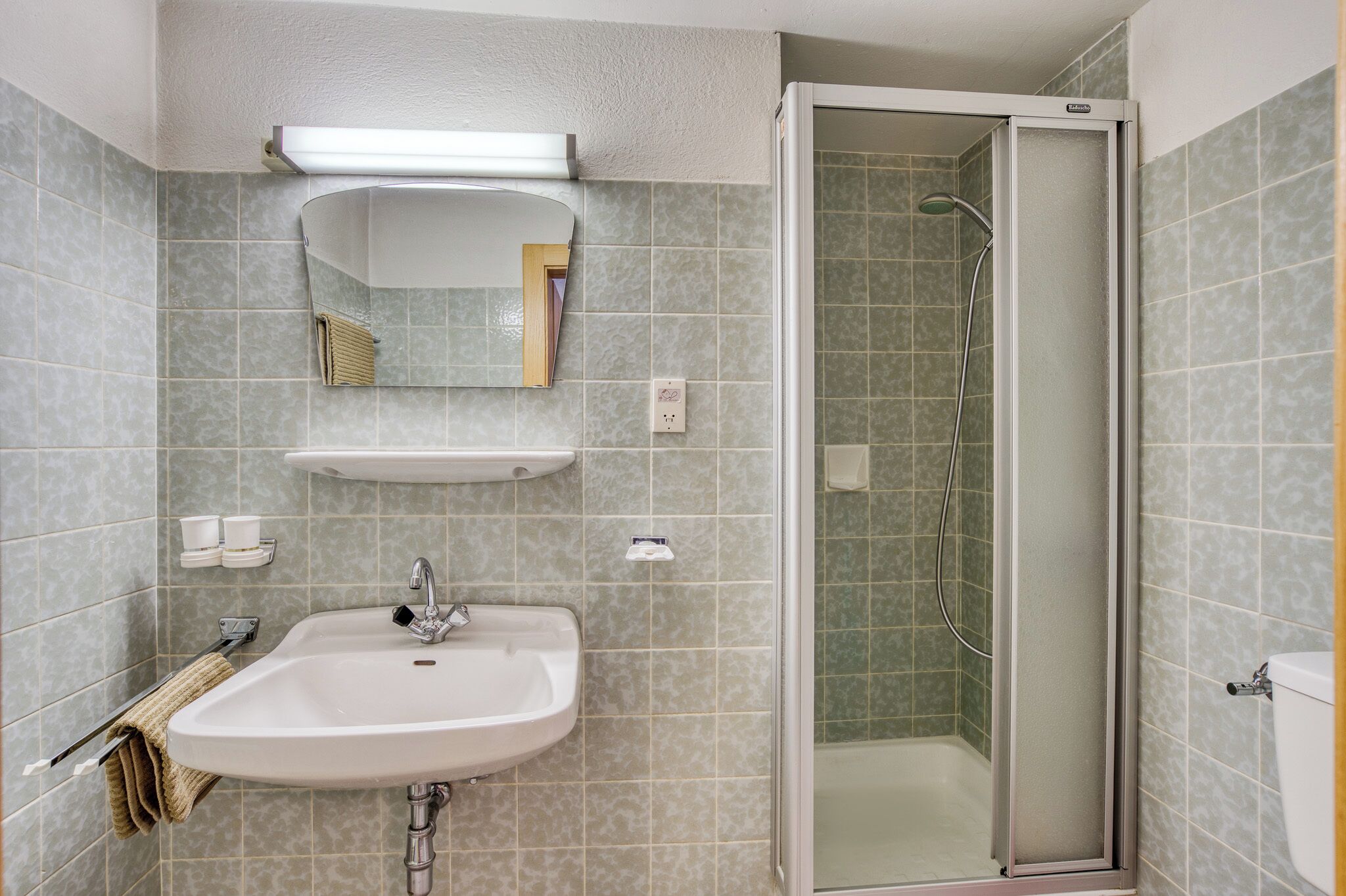 Single Room | Bathroom