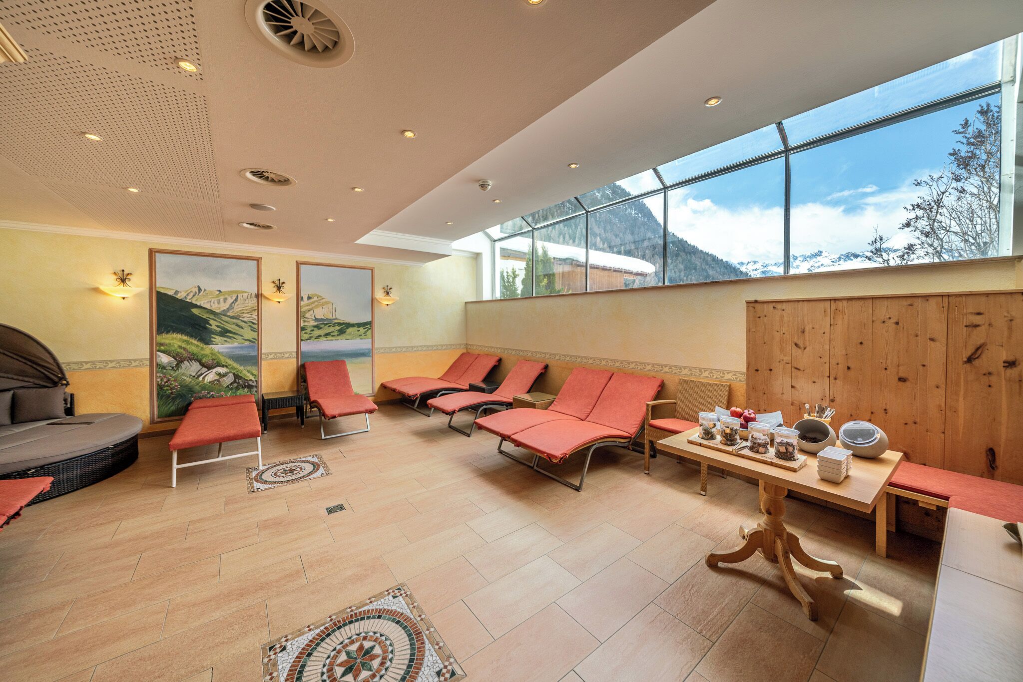 Sauna, steam room, sports massages, massages
